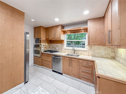 Tiny photo for 6565 Vicky Avenue, West Hills, CA 91307 (MLS # SR26042387)