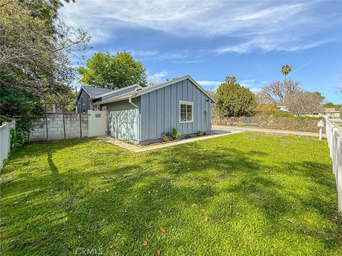 Tiny photo for 6565 Vicky Avenue, West Hills, CA 91307 (MLS # SR26042387)