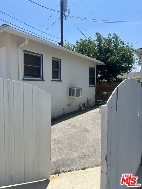 Suzi Oliver - Residential Lease