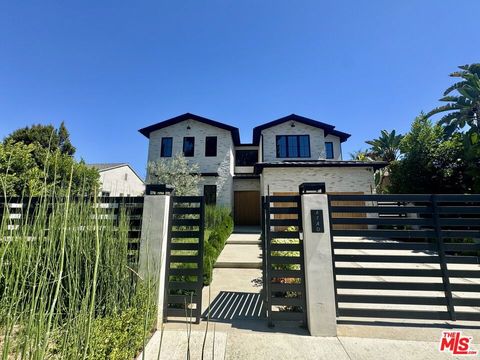 Photo of 4740 Sunnyslope Avenue, Sherman Oaks, CA 91423 (MLS # 25589967)