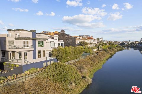 Photo of 4611 Roma Court, Marina Del Rey, CA 90292 (MLS # 26827433)