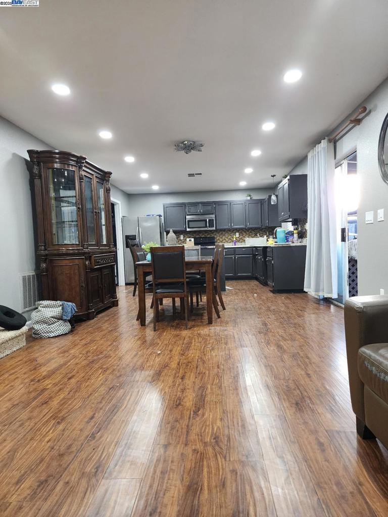 CENTRALTRY - Residential Lease