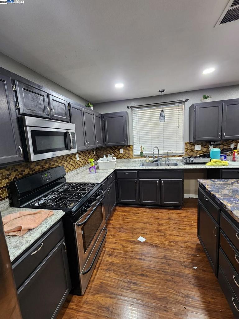 CENTRALTRY - Residential Lease