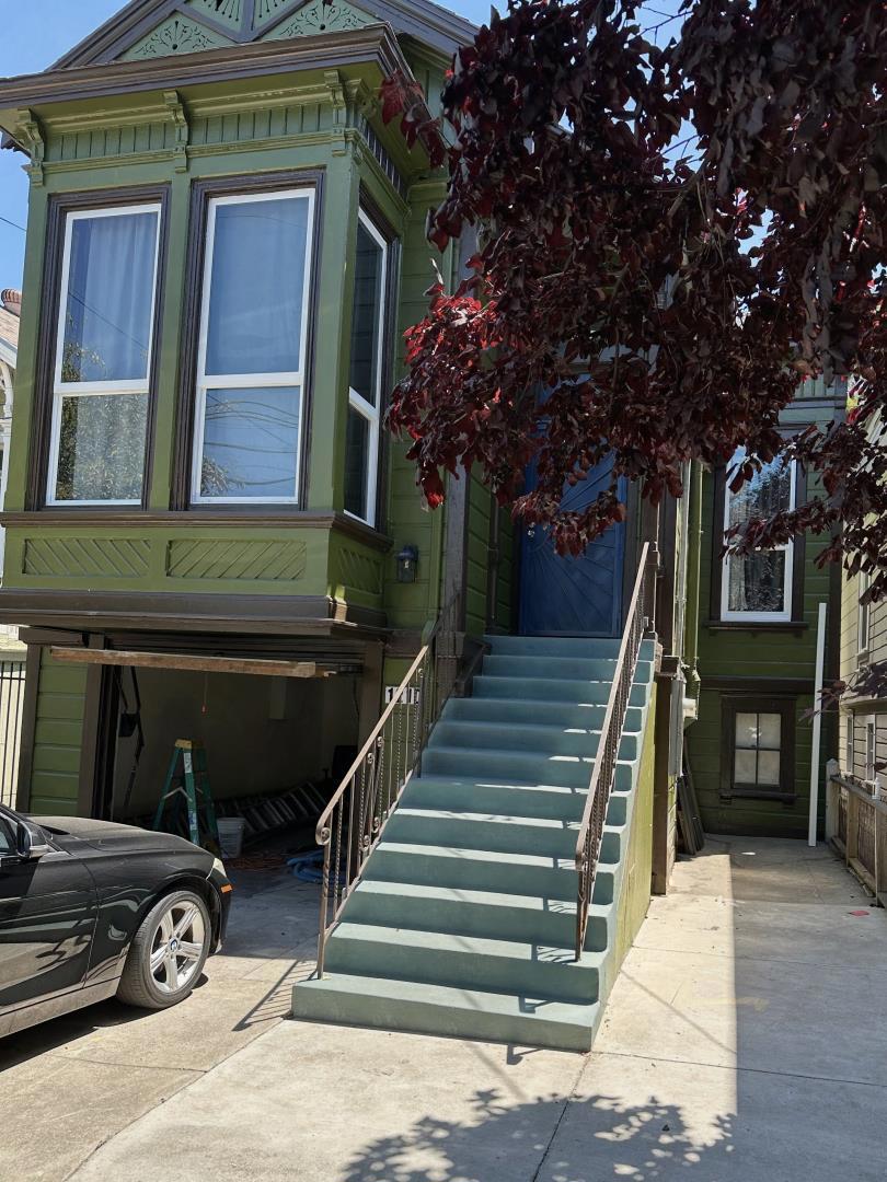 1210 Peralta Street