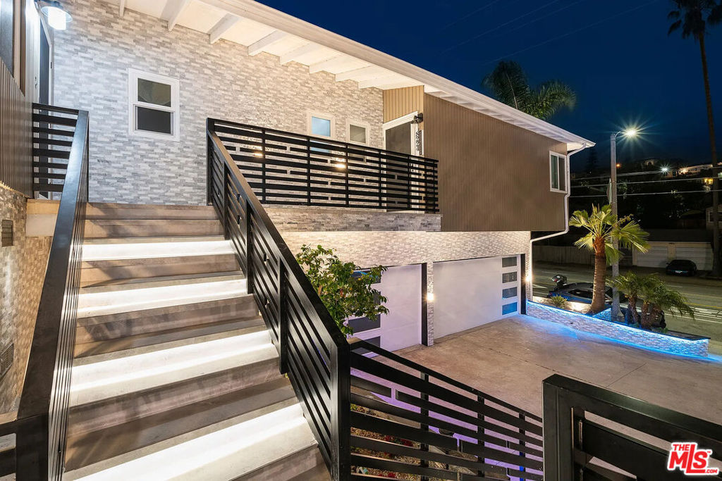 8222 Pershing Drive