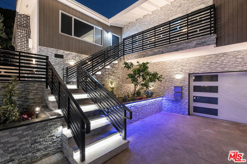 8222 Pershing Drive