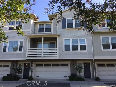 Welcome to The Village on Oak – a newer gated community built in 2007 that blends comfort with convenience. This beautifully maintained townhome features 2 spacious bedrooms, 2.5 bathrooms, and an open-concept layout with a cozy fireplace. The kitchen is equipped with white cabinetry, granite countertops, and stainless steel appliances, including an oven, microwave, and dishwasher. Upstairs, you’ll find carpet and tile flooring along with in-unit laundry, complete with a washer and dryer. The primary suite offers double sinks, a soaking tub, and a walk-in closet. Residents enjoy access to resort-style amenities, including a pool, spa, BBQ area, playground, and the nearby Wilson Park with its popular farmers market.