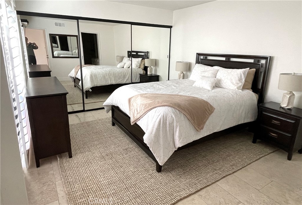 Sunrise C.C. (32185) - Residential Lease