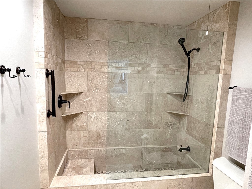Sunrise C.C. (32185) - Residential Lease