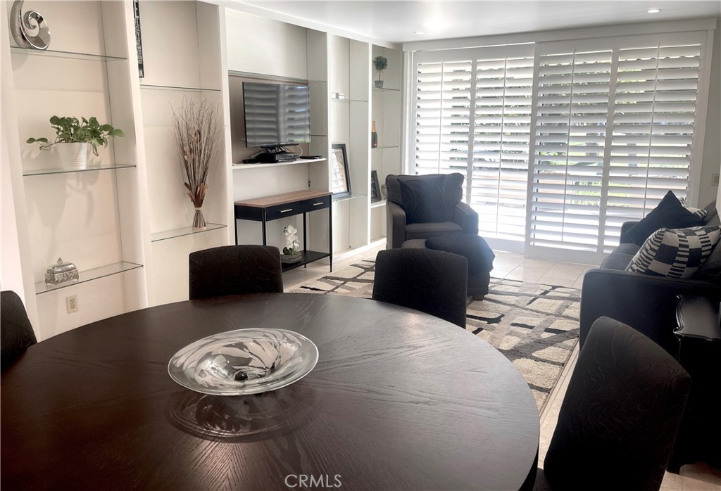 Sunrise C.C. (32185) - Residential Lease