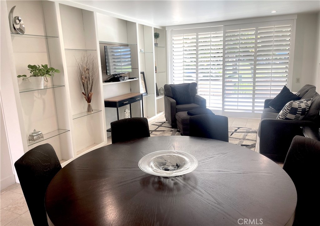 Sunrise C.C. (32185) - Residential Lease