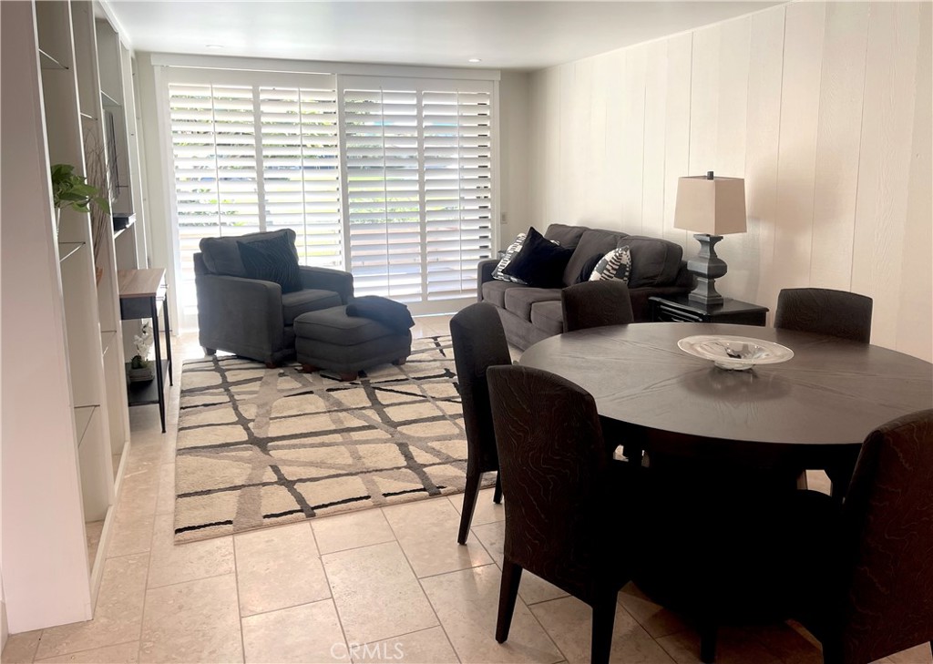 Sunrise C.C. (32185) - Residential Lease