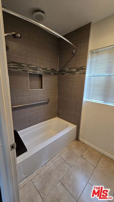 Photo of 2773 W 8th Street, Los Angeles, CA 90005 (MLS # 26651361)