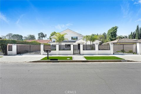 Photo of 17344 Napa Street, Sherwood Forest, CA 91325 (MLS # SR26095682)