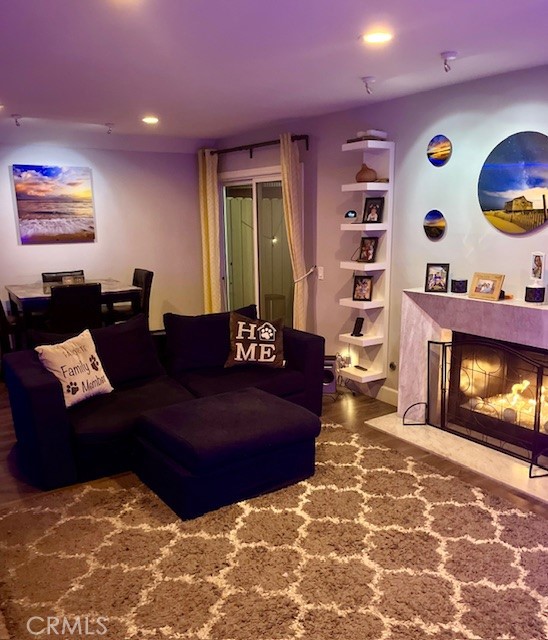 Westlake Villa Condos (899) - Residential