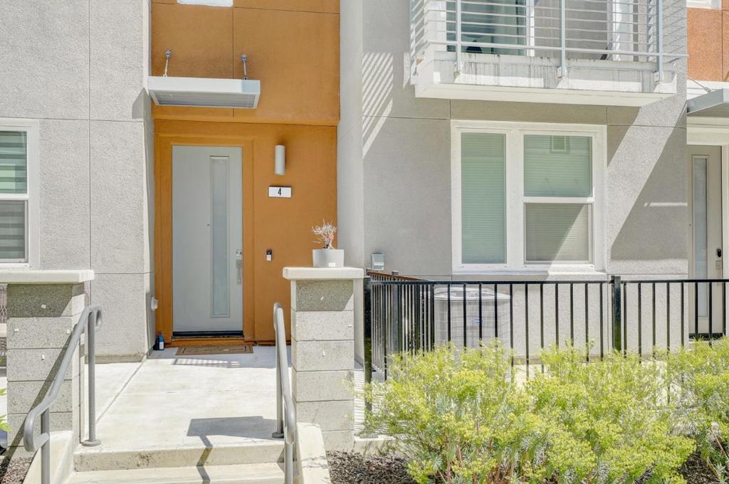 Modern living at Communications Hills in San Jose. 3 bed/3.5 bath townhome-style condominium built by KB homes in 2020. Modern design with engineered hardwood flooring, plush carpet and tiles. En-suite bathroom in first floor bedroom and kitchen with quartz countertop and energy-star appliances. Enjoy breathtaking mountain views, proximity to tech companies and a neighborhood park. EV car charger pre-wiring, Ring doorbell. Epoxy garage floor upgrade.
