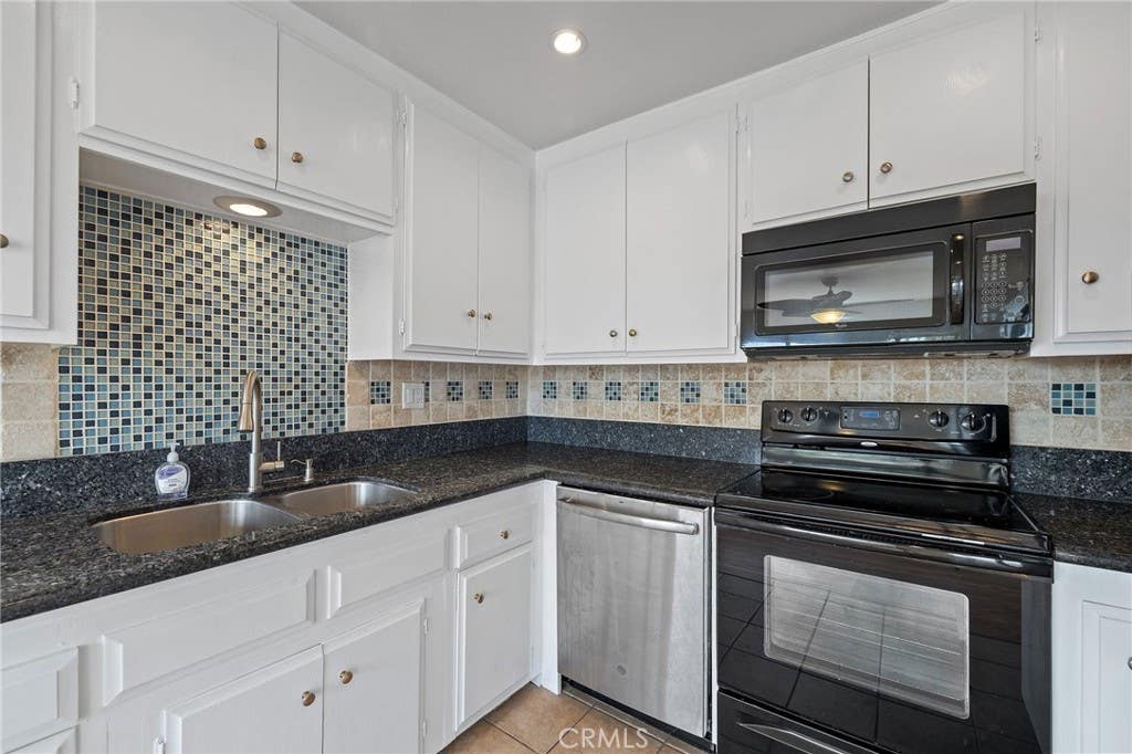 Photo of 1187 E 3rd ST #202, Long Beach, CA 90802 (MLS # PW26106813)
