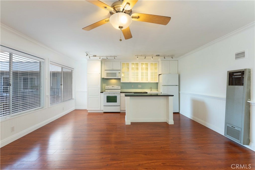 1329 E 1st 40