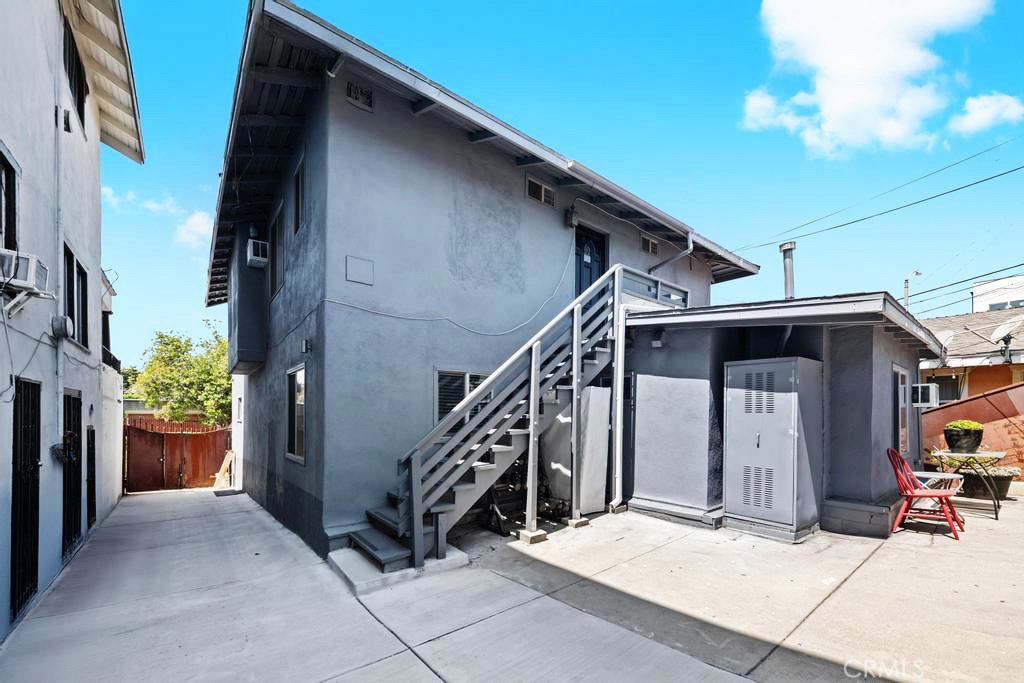 1357 W Temple