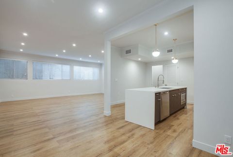 Photo of 12320 MONTANA Avenue #105, Los Angeles, CA 90049 (MLS # 25629487)