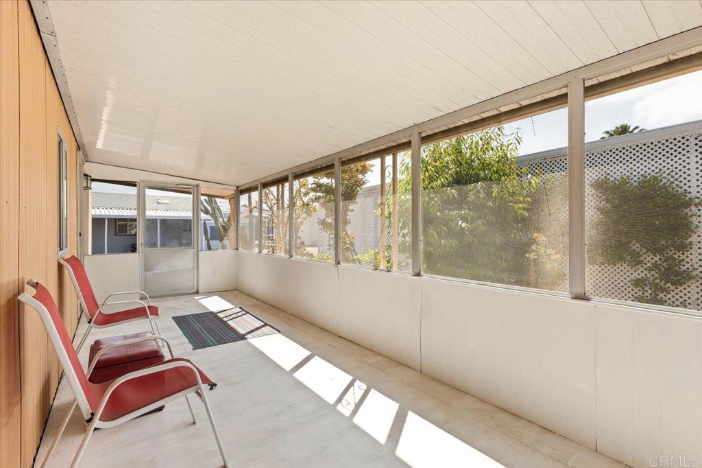 211 N Citrus 221