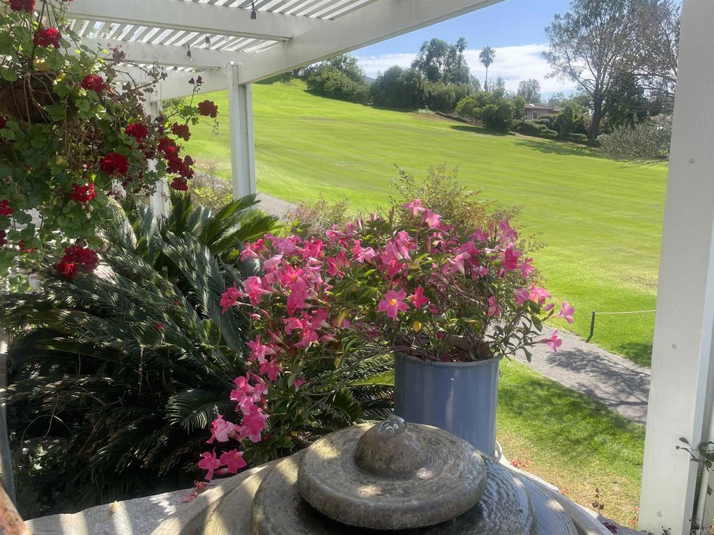 1054 La Sombra Drive