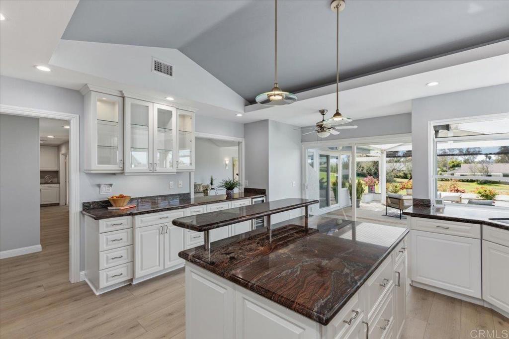 1054 La Sombra Drive