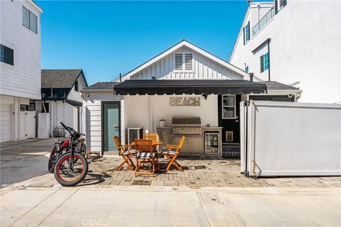Tiny photo for 306 Alvarado Place, Newport Beach, CA 92661 (MLS # PW26049798)