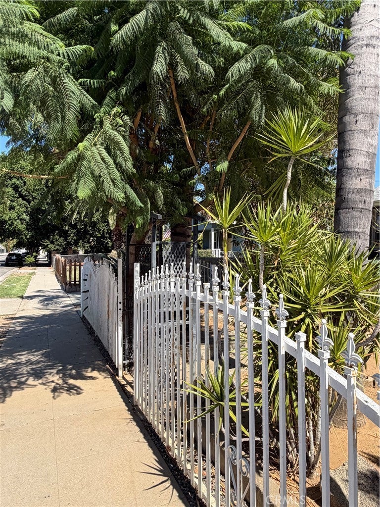 Properties 3 3040 Orange