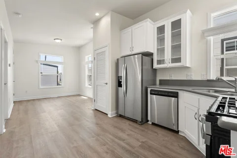 MLS: 26868419
