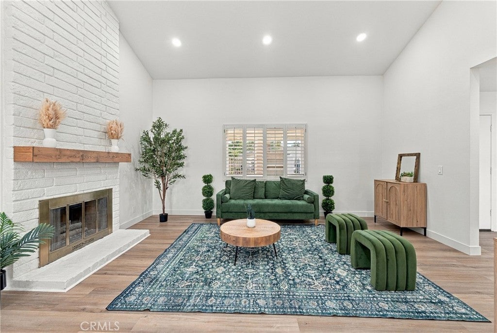 3907 Madonna