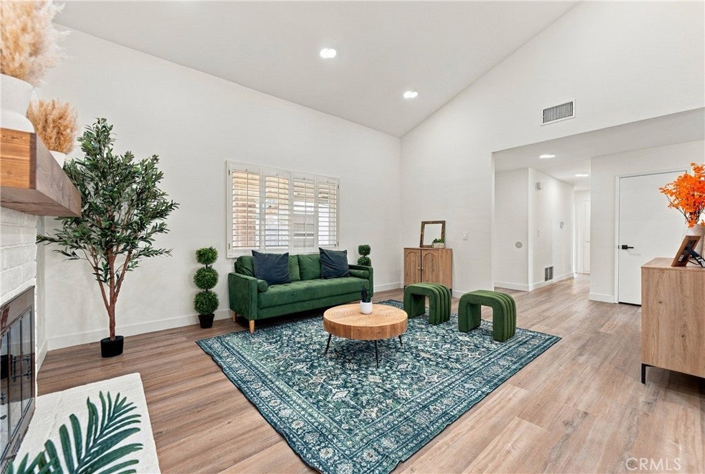 3907 Madonna