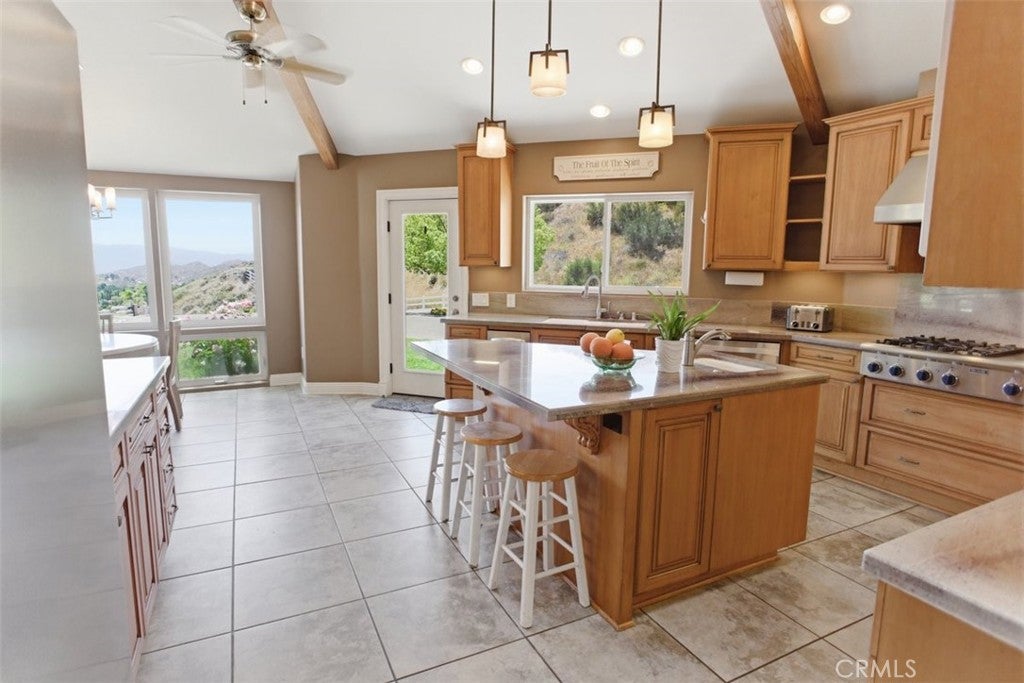 31233 Romero Canyon Rd, Castaic, CA, 91384, USA, 4 Bedrooms Bedrooms, ,5 BathroomsBathrooms,Residential,Active,31233 Romero Canyon Rd,SR26123534