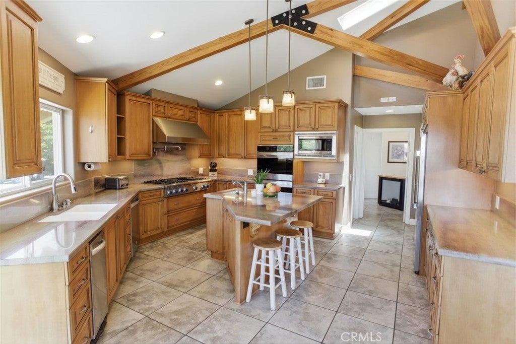 31233 Romero Canyon Rd, Castaic, CA, 91384, USA, 4 Bedrooms Bedrooms, ,5 BathroomsBathrooms,Residential,Active,31233 Romero Canyon Rd,SR26123534