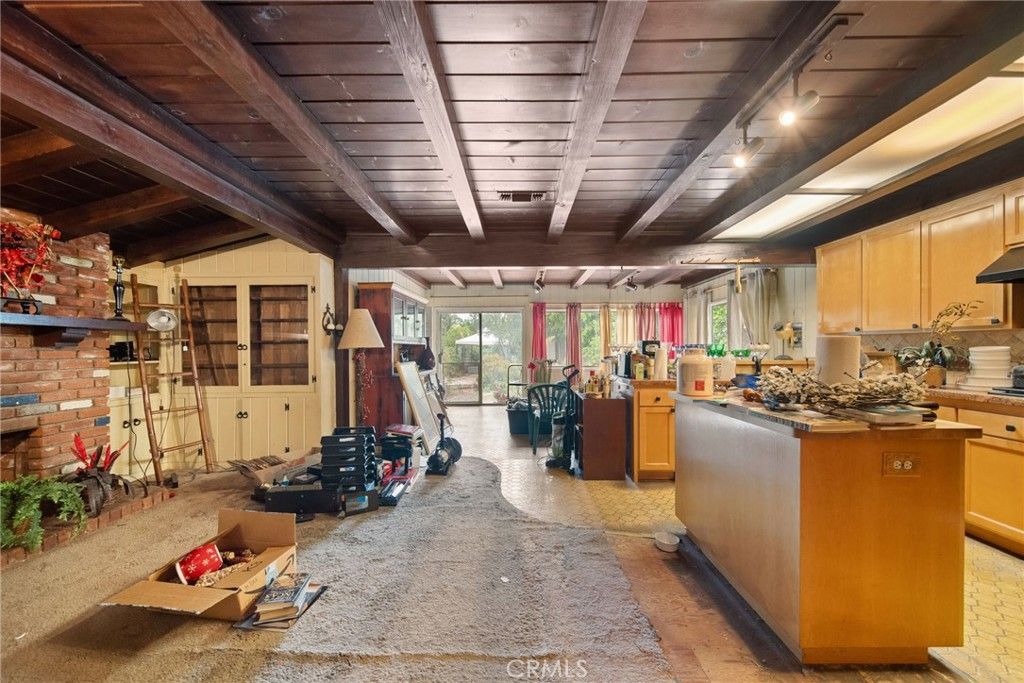 Photo of 12415 Erwin Street, Valley Glen, CA 91606 (MLS # SR26068994)