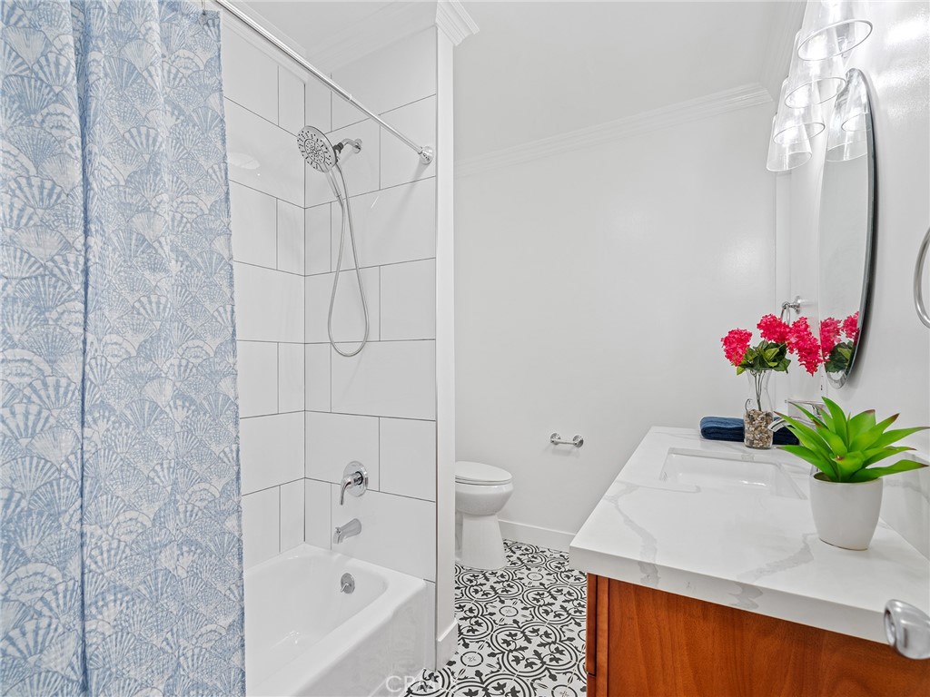 1101 E Ocean Boulevard 2