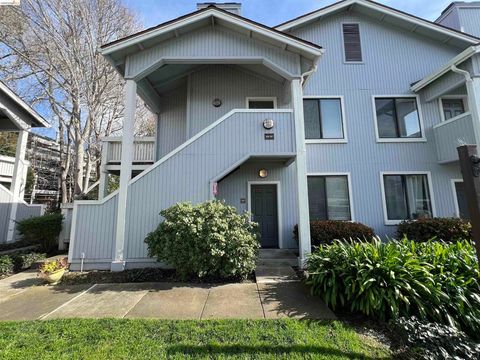 Photo of 197 Schooner Ct Ct, Richmond, CA 94804 (MLS # 41129005)