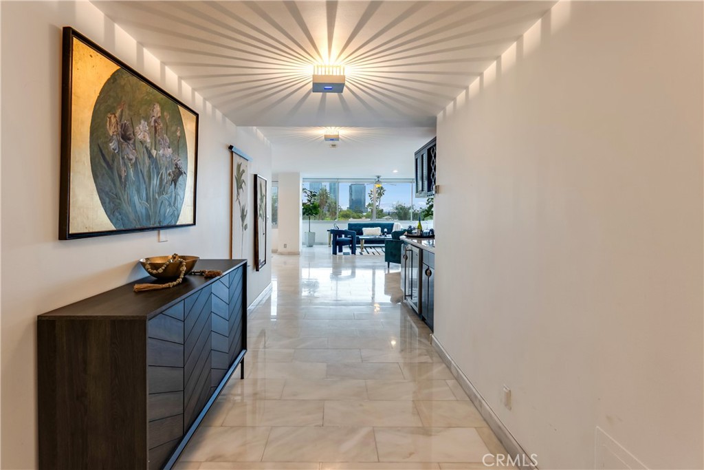 875 Comstock Avenue 4D