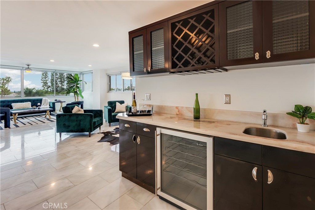 875 Comstock Avenue 4D