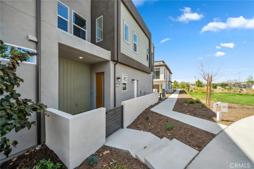 Irvine, California 92618, United States, 4 Bedrooms Bedrooms, ,3 BathroomsBathrooms,Residential,Active,144184