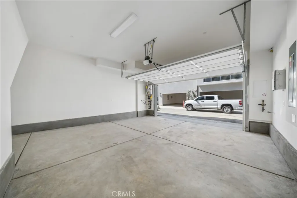 Irvine, California 92618, United States, 4 Bedrooms Bedrooms, ,3 BathroomsBathrooms,Residential,Active,144184