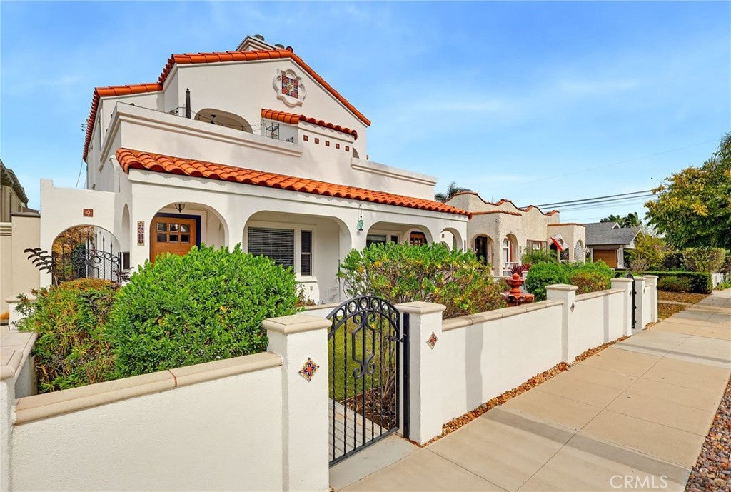 4611 E Colorado