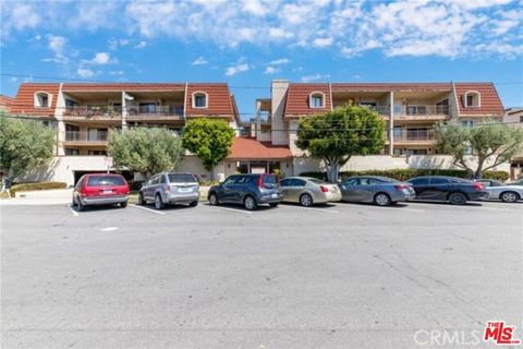 Photo of El Segundo, CA 90245 (MLS # 26673551)