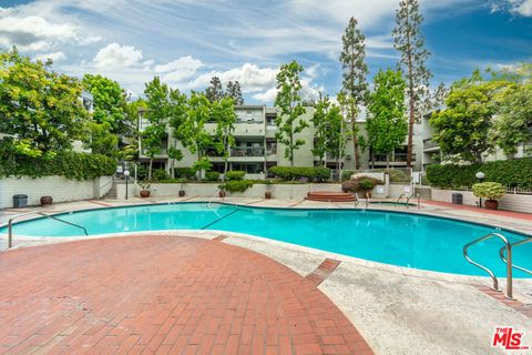 Photo of 4900 Overland Avenue #105, Culver City, CA 90230 (MLS # 25624143)