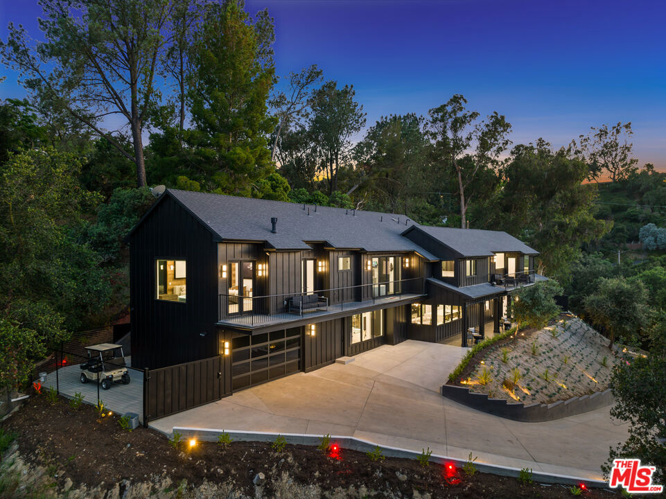 Properties 4 3140 Coldwater Canyon Avenue