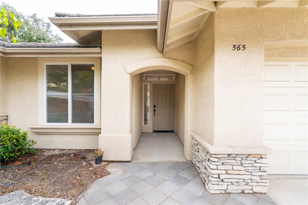565 Rosemary Ln