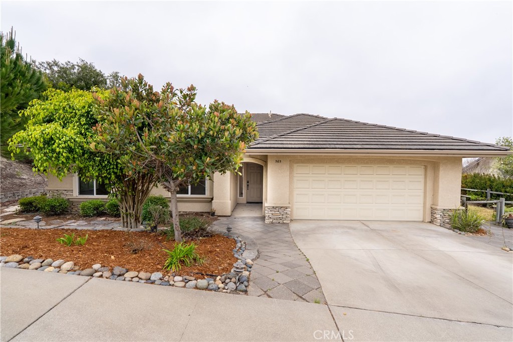 565 Rosemary Ln