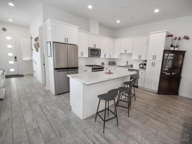 253 Dahlia Ave