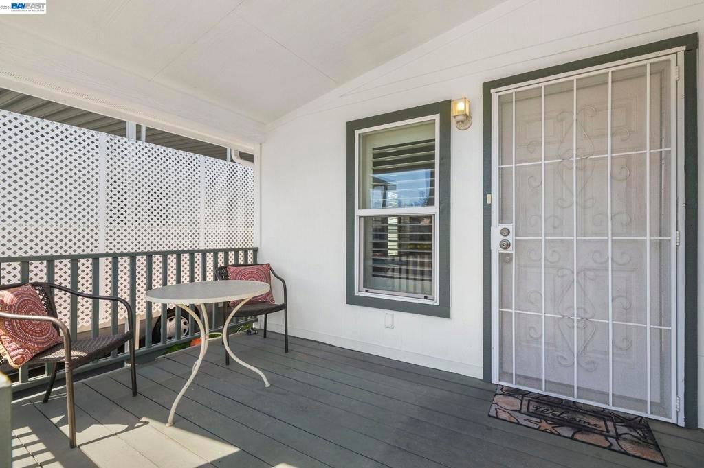 3263 Vineyard Ave.