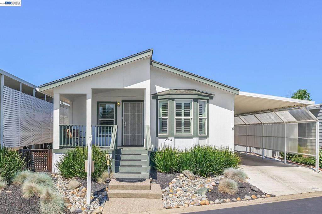 3263 Vineyard Ave.